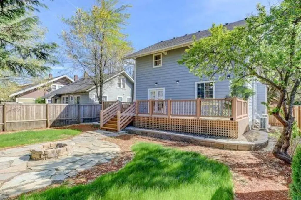 Historic Remodeled Home In Laurelhurst Portland