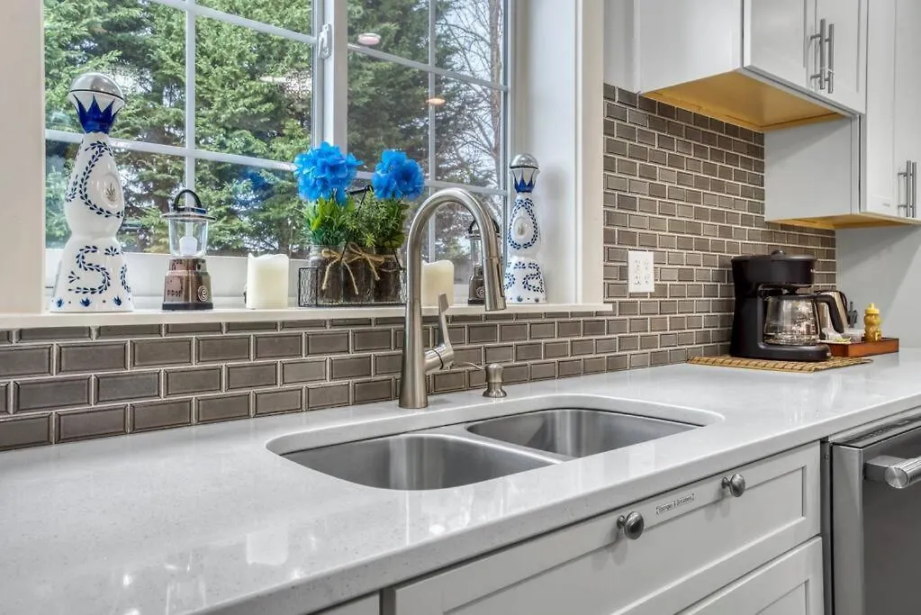 Historic Remodeled Home In Laurelhurst Portland Holiday home